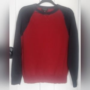 MEN'S EXPRESS SWEATER IN SIZE MEDIUM COLOR IS RED AND GRAY